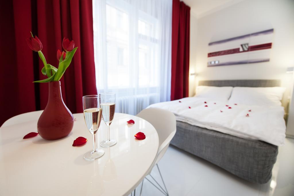 Honeymoon Ruterra Studio Prague Extérieur photo